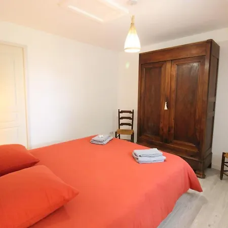 Holiday home Maison De Caractere Renovee Avec Jardin, Terrasse, Cheminee Et Equipements Modernes Au Coeur De La Chataigneraie - Fr-1-742-555