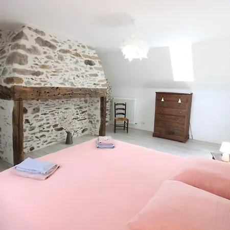 Maison De Caractere Renovee Avec Jardin, Terrasse, Cheminee Et Equipements Modernes Au Coeur De La Chataigneraie - Fr-1-742-555 Lapeyrugue