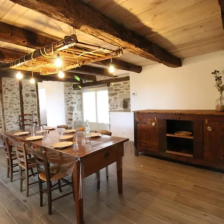 Holiday home Maison De Caractere Renovee Avec Jardin, Terrasse, Cheminee Et Equipements Modernes Au Coeur De La Chataigneraie - Fr-1-742-555 *