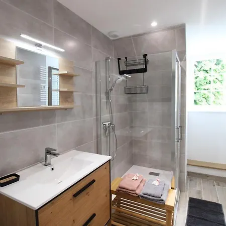 Maison De Caractere Renovee Avec Jardin, Terrasse, Cheminee Et Equipements Modernes Au Coeur De La Chataigneraie - Fr-1-742-555 Holiday home *