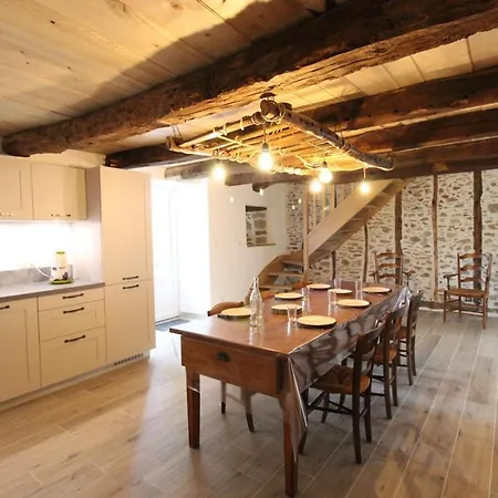 Maison De Caractere Renovee Avec Jardin, Terrasse, Cheminee Et Equipements Modernes Au Coeur De La Chataigneraie - Fr-1-742-555 Dom wakacyjny *
