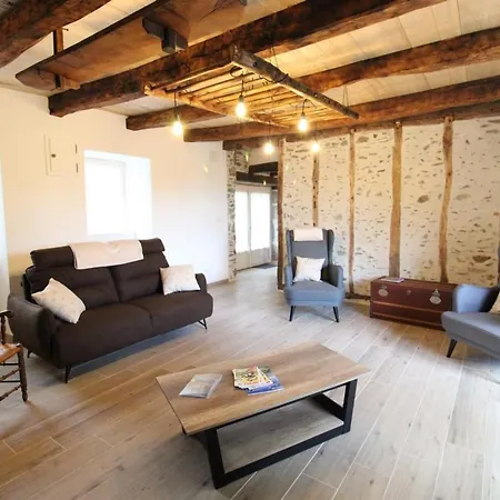 Maison De Caractere Renovee Avec Jardin, Terrasse, Cheminee Et Equipements Modernes Au Coeur De La Chataigneraie - Fr-1-742-555 Lapeyrugue
