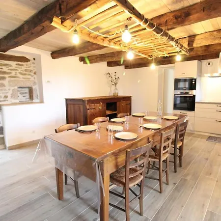 Maison De Caractere Renovee Avec Jardin, Terrasse, Cheminee Et Equipements Modernes Au Coeur De La Chataigneraie - Fr-1-742-555 Holiday home